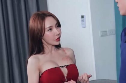 Địt tung lồn em gái vú đẹp khi chơi lần đầu