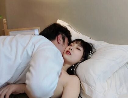 Phê pha cùng em gái mới gặp suốt đêm tại khách sạn